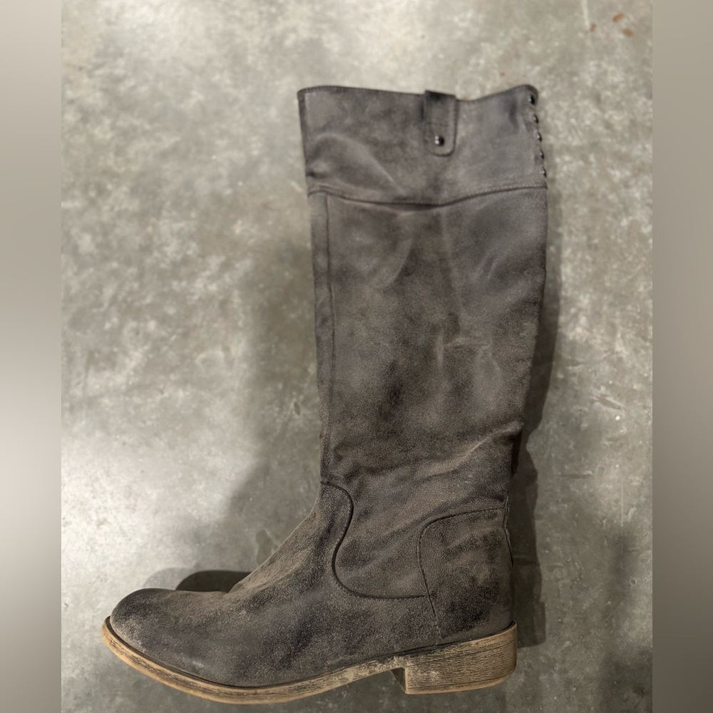 Grey Tall Boots 👢